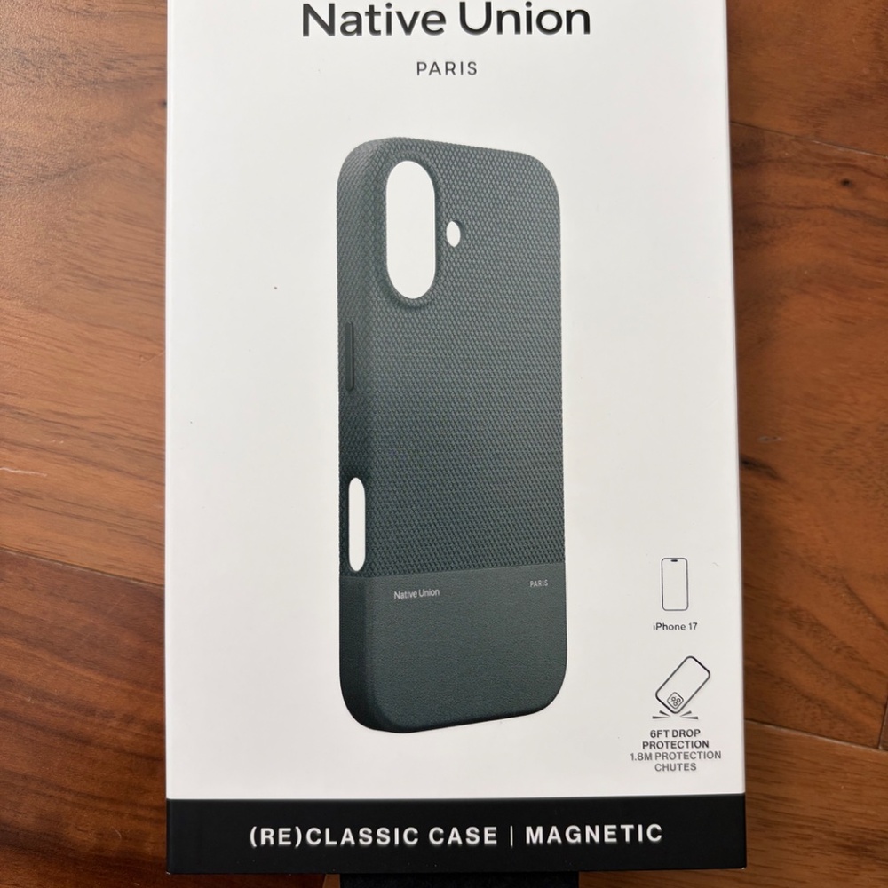 Native Union phone case for iPhone 17 - slate green